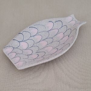 Caltempo Vintage 1950s MCM Fish Fin Small Plate Serving Dish